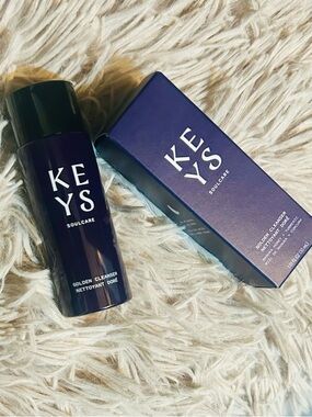 KEYS Soulcare Golden Cleanser - Deep Purple Bottle